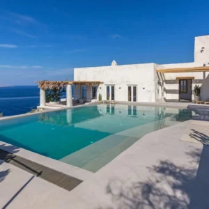Vue sur la villa et la piscine de Silence Nest - Location Maison de Vacances - Mykonos