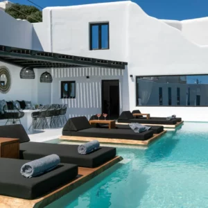 Vue sur le merveilleux espace piscine de Onyx - Location Luxueuse Villa de Vacances -Mykonos