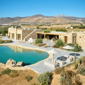 Vue sur Desert Rose et sa piscine privée - Location de Luxueuse Villa de Vacances--Paros