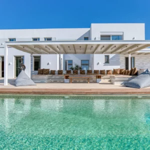 Vue sur la piscine privée de Stella di Mare - Location de villa de Vacances de luxe - Paros