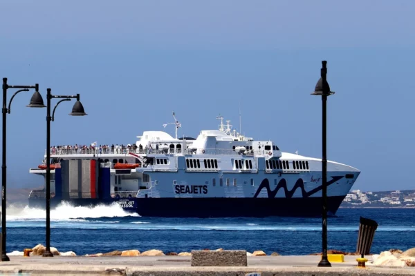 Ferry dans les Cyclades