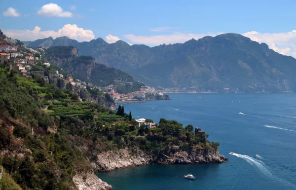 La Campanie - Vue mer et montagne