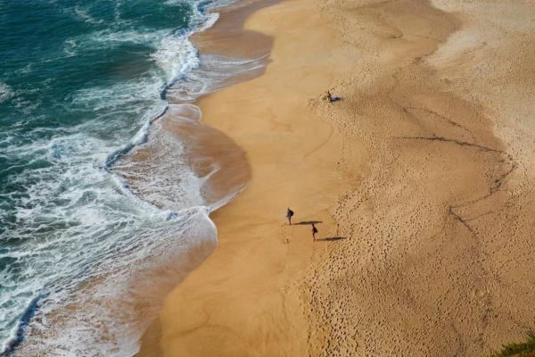 Vue sur une plage de la région de Lisbonne