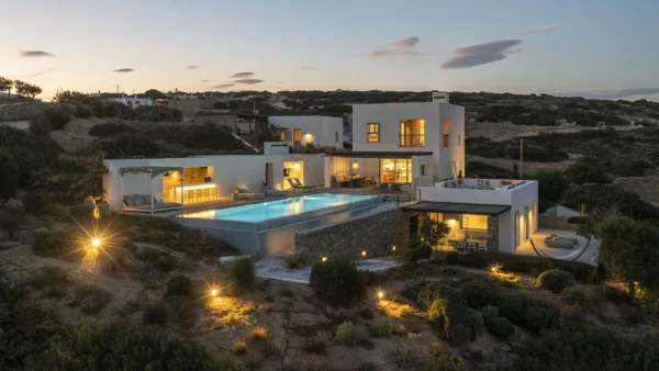 Vue de nuit sur Panorama avec sa piscine privée - Location de maison de vacances, à Paros