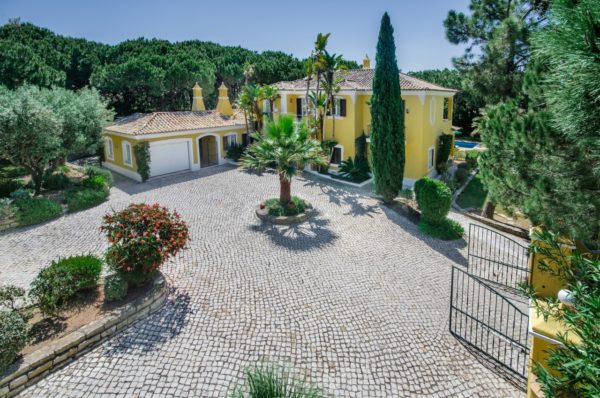 Portugal, Algarve, Quinta do Lago, Location Maison Piscine - Onoliving