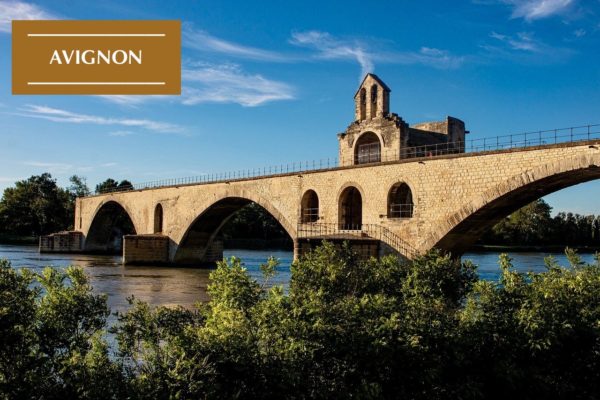 Avignon-Carnet de Voyage-Location Maison de Vacances en France-Onoliving