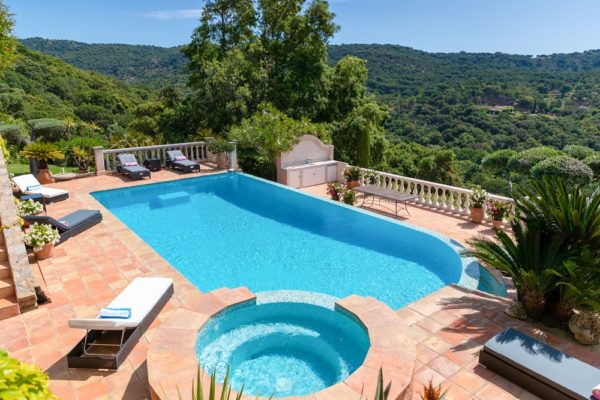 Location Maison de Vacances-Villa Vallée-Onoliving-La Garde Freinet-Côte d’Azur-France