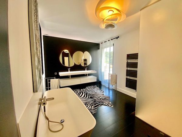 Location Maison de Vacances-Onoliving-Provence-Maussane-France