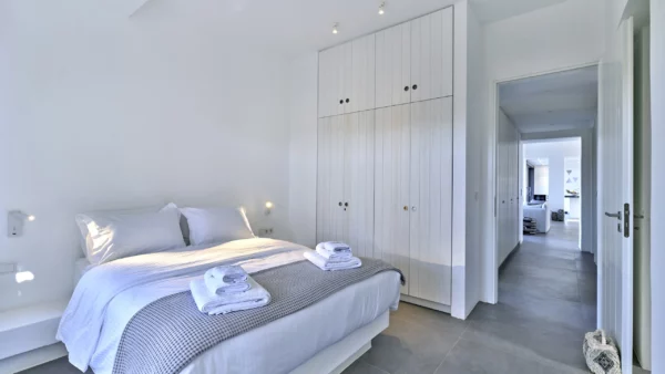 Villa Jaco - Chambre de cette luxueuse villa située à Paros - À louer avec ONO Living