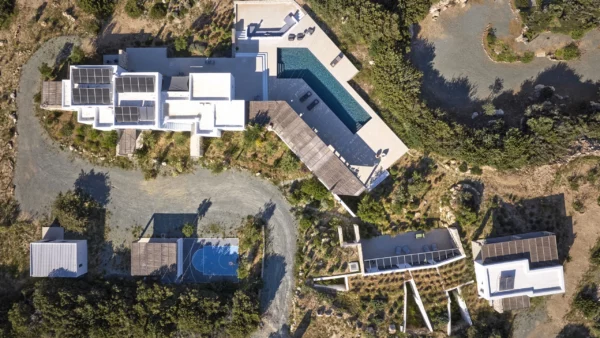 Villa Jaco - Vue panoramique de cette luxueuse villa située à Paros - À louer avec ONO Living