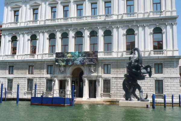 Façade du Palazzo Grassi à Venise