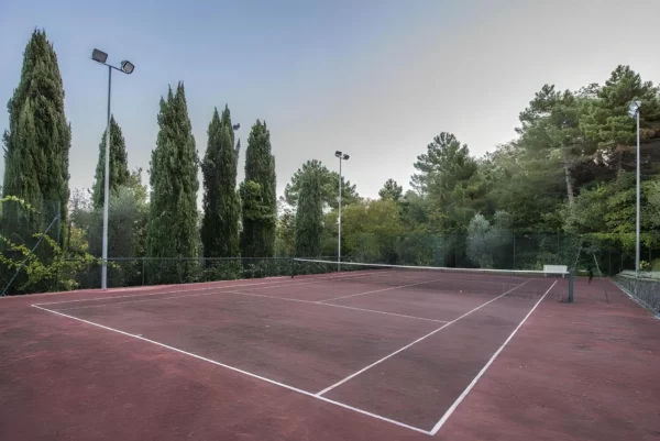 Vue sur le court de tennis privé de Villa Bongi - Région de Lucca - Toscane