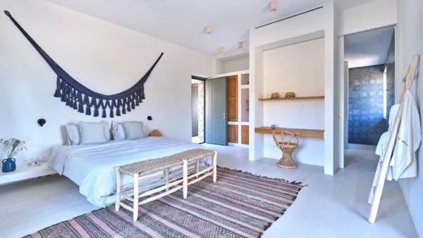 Espace nuit avec une des très belles chambres de Avoca - Location d'une luxueuse villa de vacances - Paros