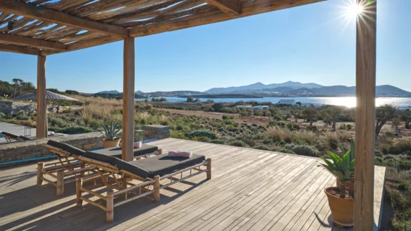 Espace extérieur avec vue mer depuis Avoca - Location d'une luxueuse villa de vacances - Paros