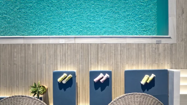 Vue l'espace piscine privé de Avoca - Location d'une luxueuse villa de vacances - Paros