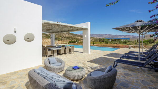 Villa Byron - Vue sur la terrasse et la piscine - Antiparos