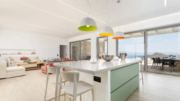 Cuisine moderne et lumineuse de Chiara di Luna - Location de villa de vacances -Paros