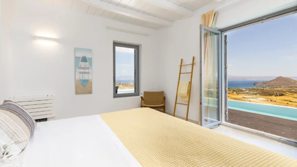 Espace nuit avec une chambre élégante à Chiara di Luna - Location de villa de vacances -Paros