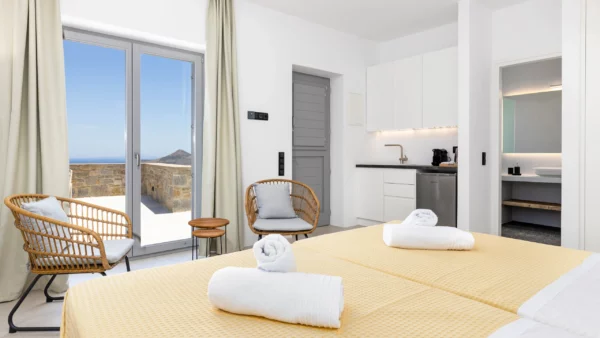 Espace nuit avec une chambre élégante à Chiara di Luna - Location de villa de vacances -Paros