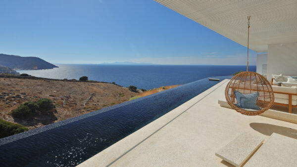 Villa Kedro - Vue de la terrasse sur la mer et la piscine - Onoliving - Antiparos