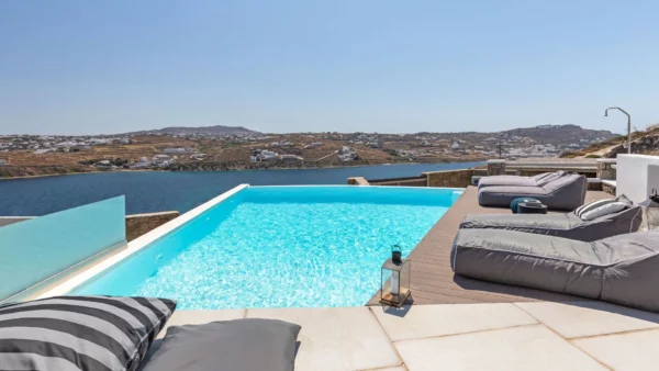 Piscine privée et vue sur la mer depuis Maya - Location de maison de vacances - Mykonos