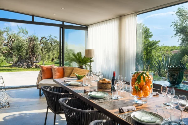 Espace intérieur pour les repas à Villa Anabela - Location de villa en Sicle