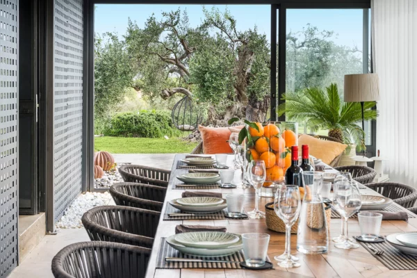 Espace intérieur pour les repas à Villa Anabela - Location de villa en Sicle